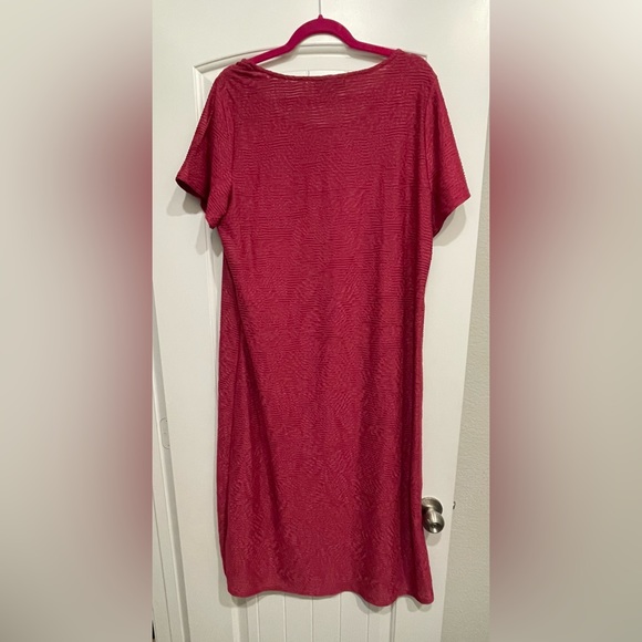 Fuchsia Split Top - Picture 2 of 2